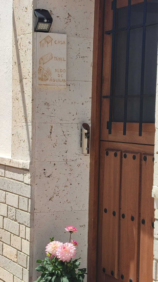 CASA T&Uacute;NEL NIDO DE &Aacute;GUILAS